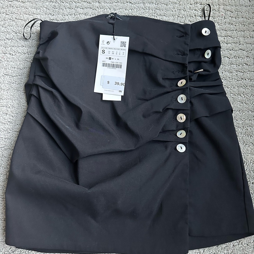 Elegant Black Button-Detail Skirt